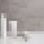 Prodotti di bellezza per amanti della zucca su uno sfondo neutro.