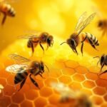 Api che lavorano su un favo d'oro, simbolo di abbondanza e cooperazione.